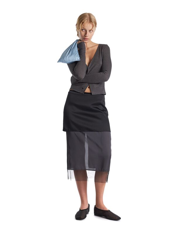 second dress 601