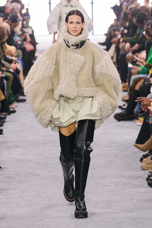 Sacai m F24 008
