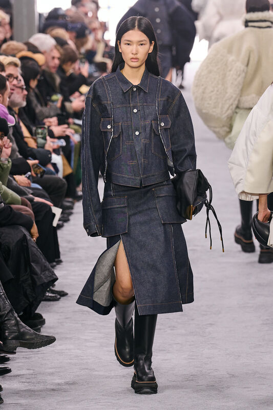 Sacai m F24 018