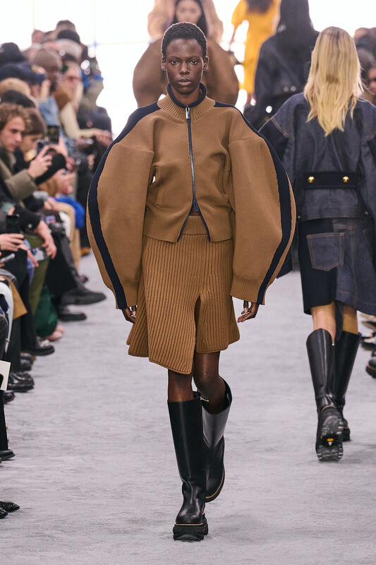 Sacai m F24 028