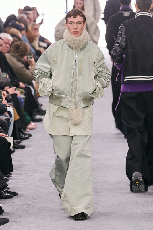 Sacai m F24 049