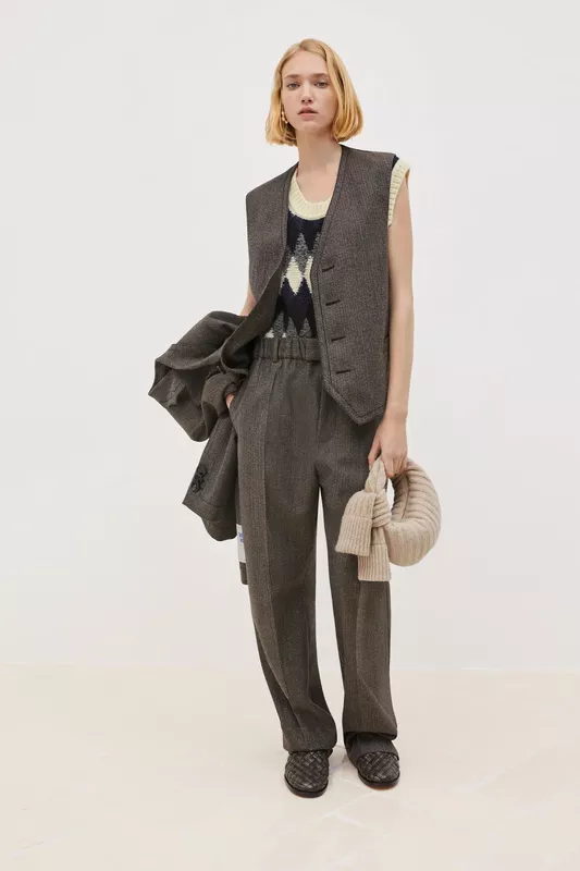 00002-bottega-veneta-resort-2024-credit-brand