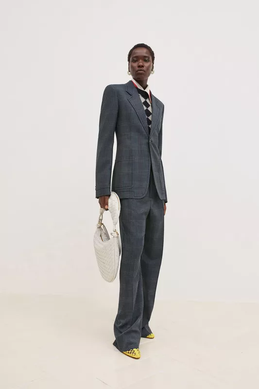 00038-bottega-veneta-resort-2024-credit-brand