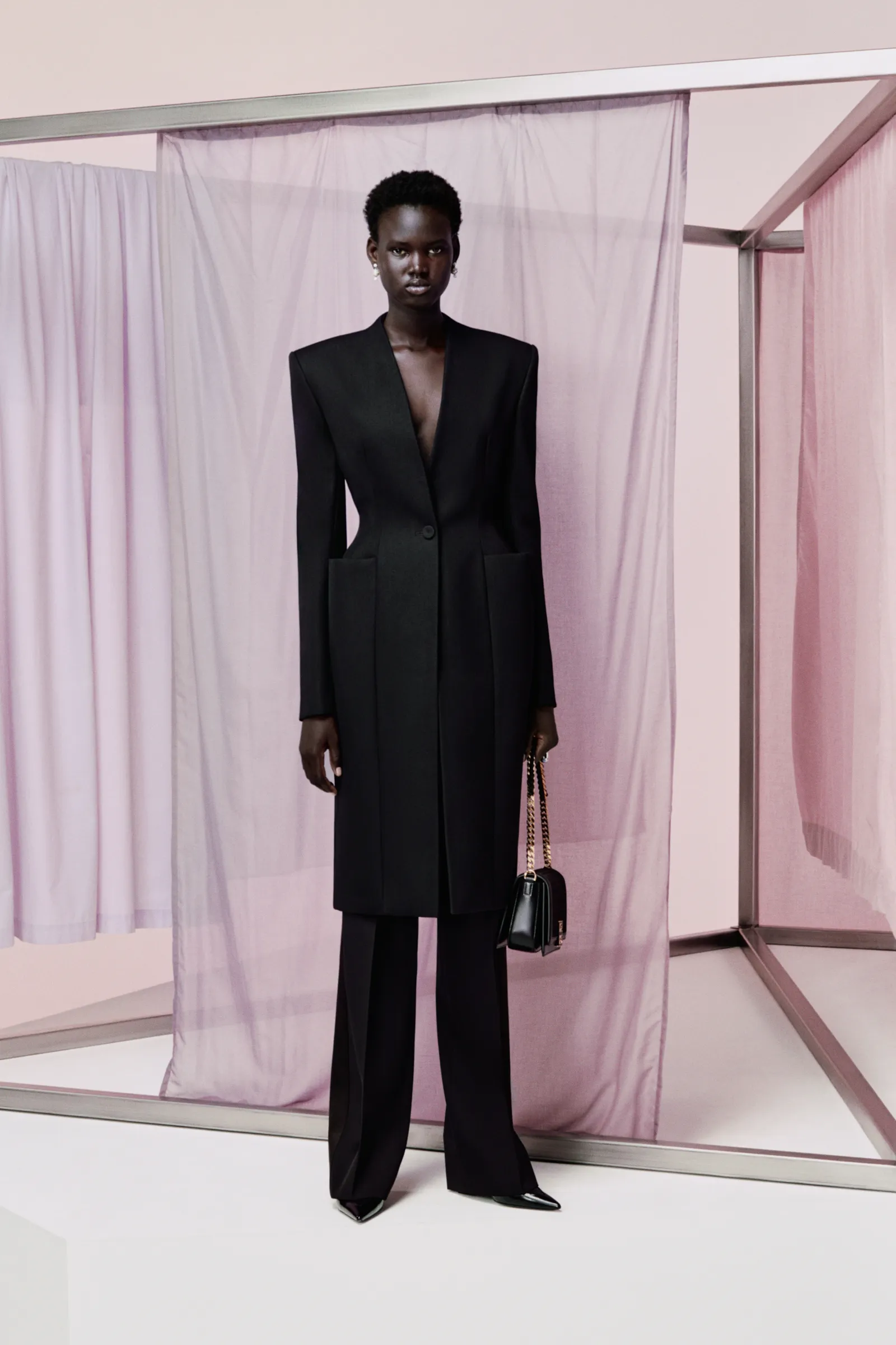 00001-givenchy-resort-2024-credit-brand