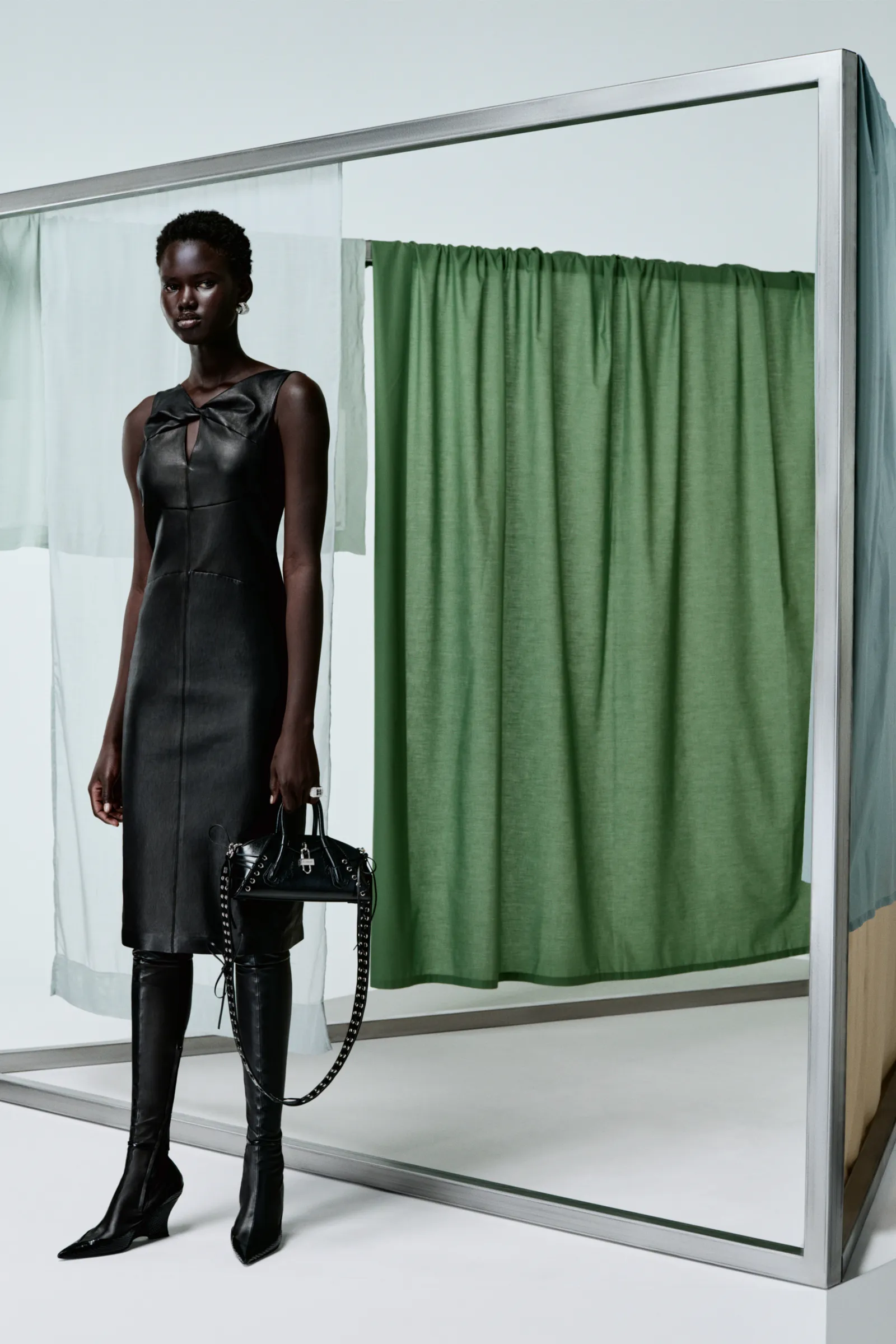 00013-givenchy-resort-2024-credit-brand