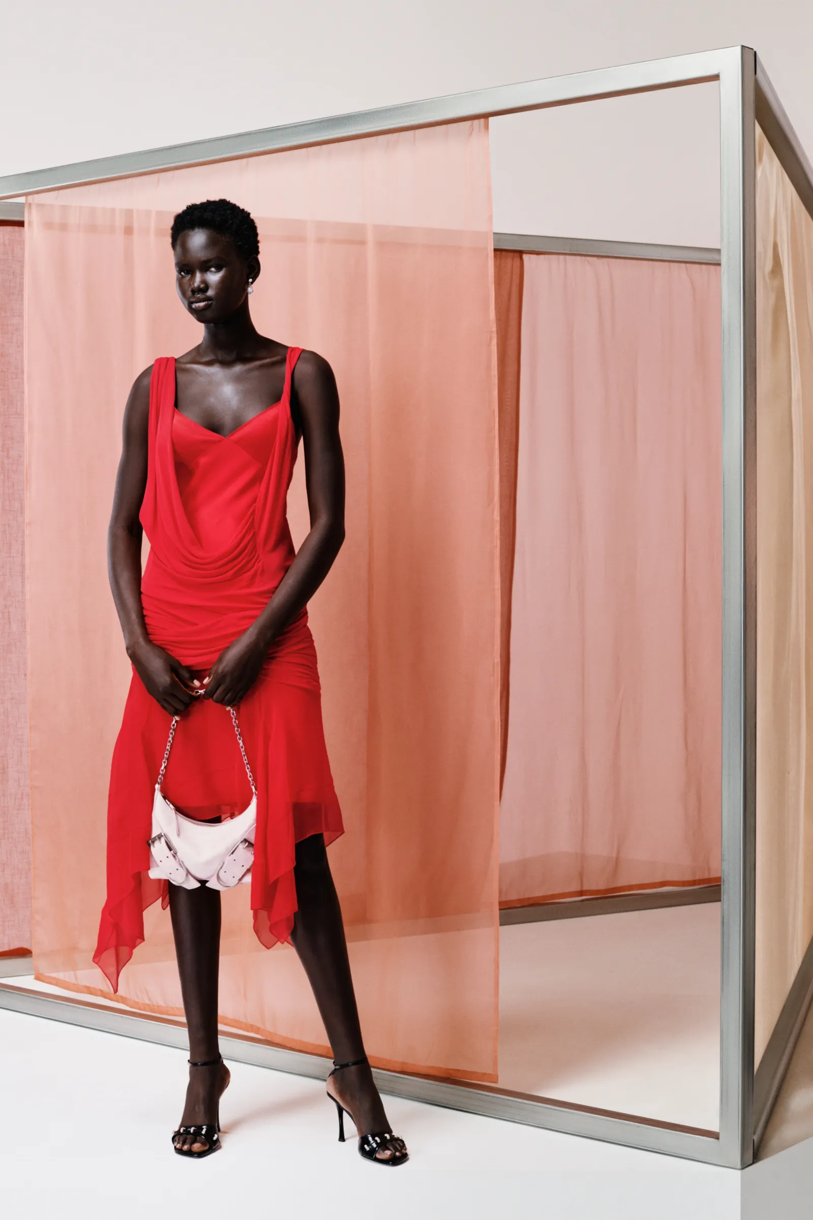 00017-givenchy-resort-2024-credit-brand