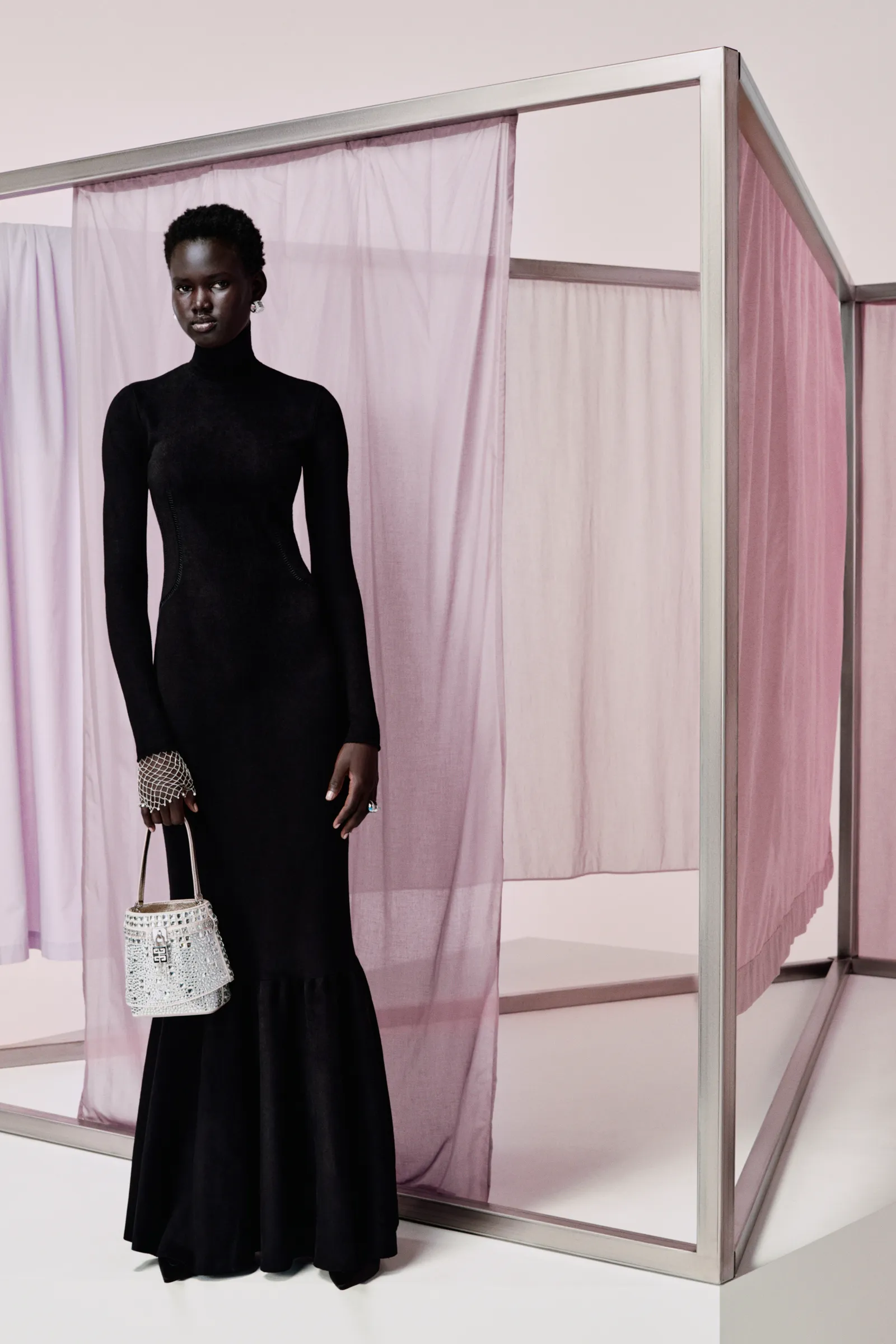 00020-givenchy-resort-2024-credit-brand