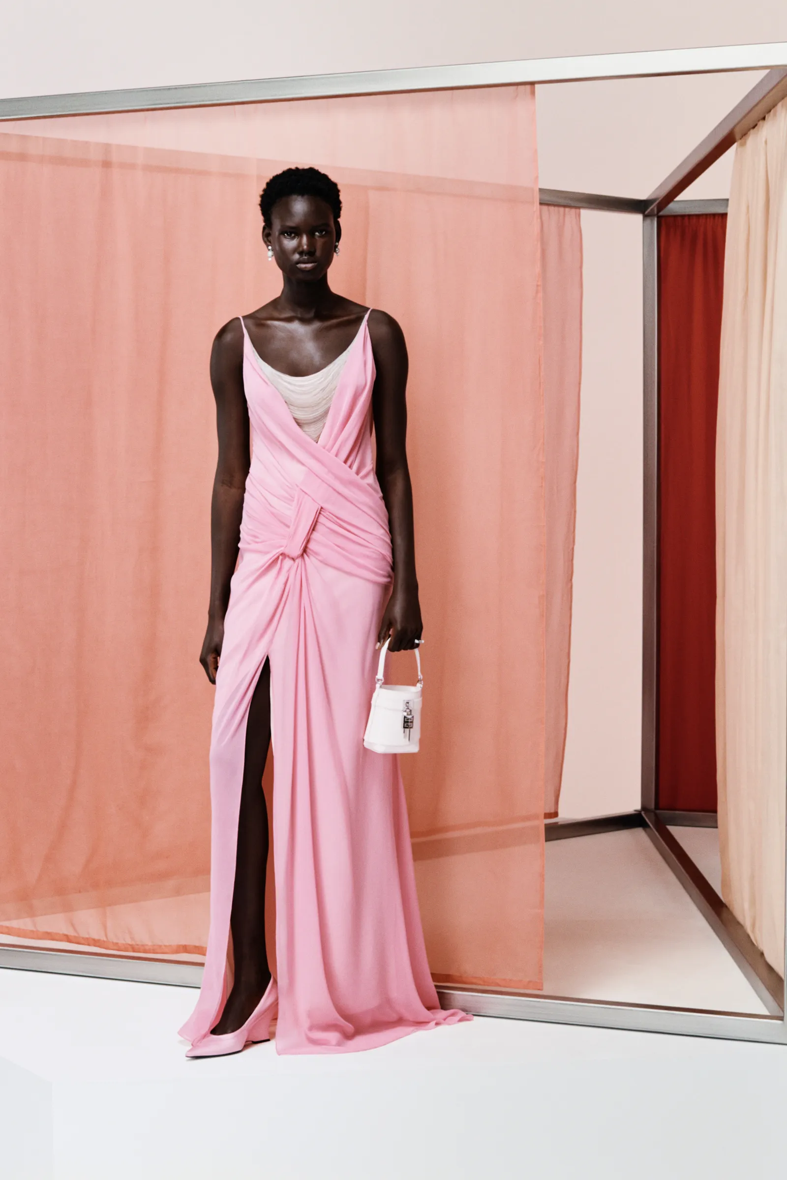 00021-givenchy-resort-2024-credit-brand