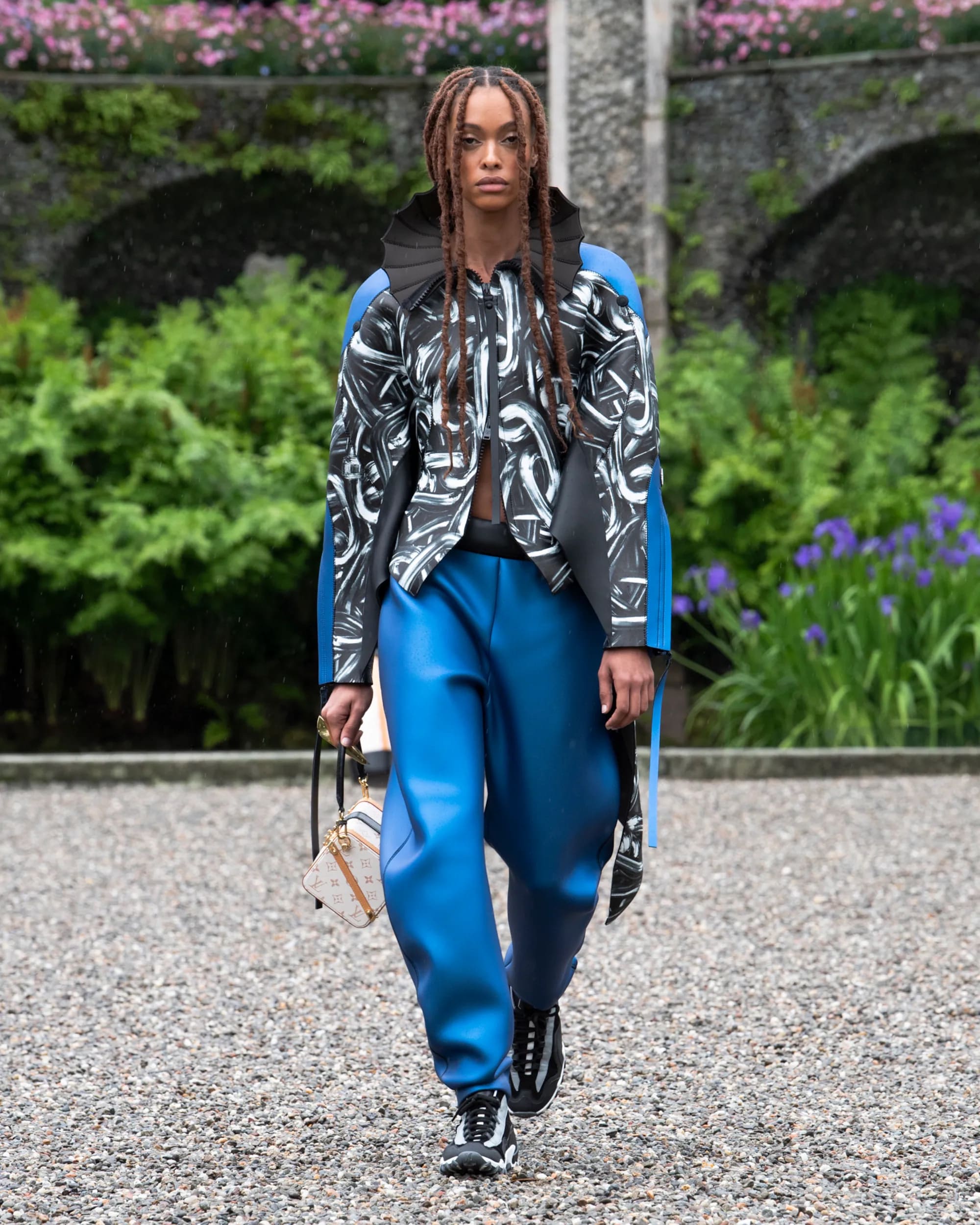 LVCRUISE24_RUNWAYLOOK_1