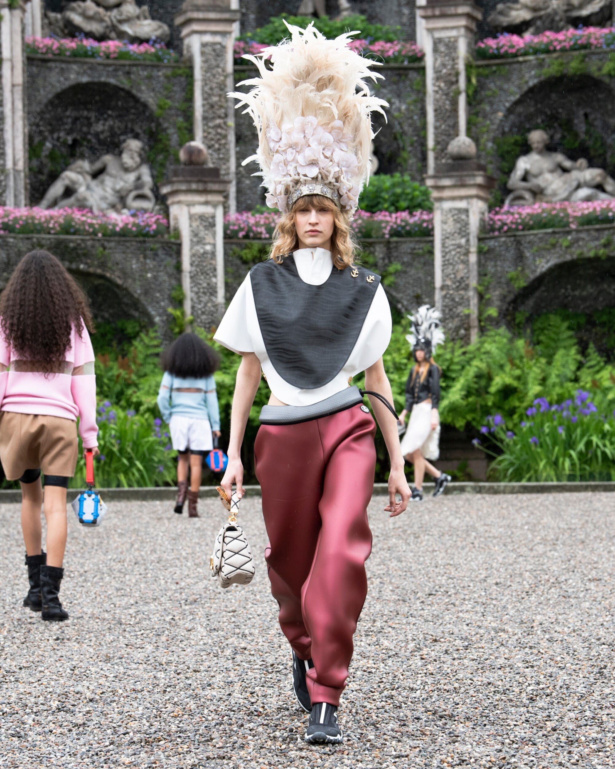 LVCRUISE24_RUNWAYLOOK_14