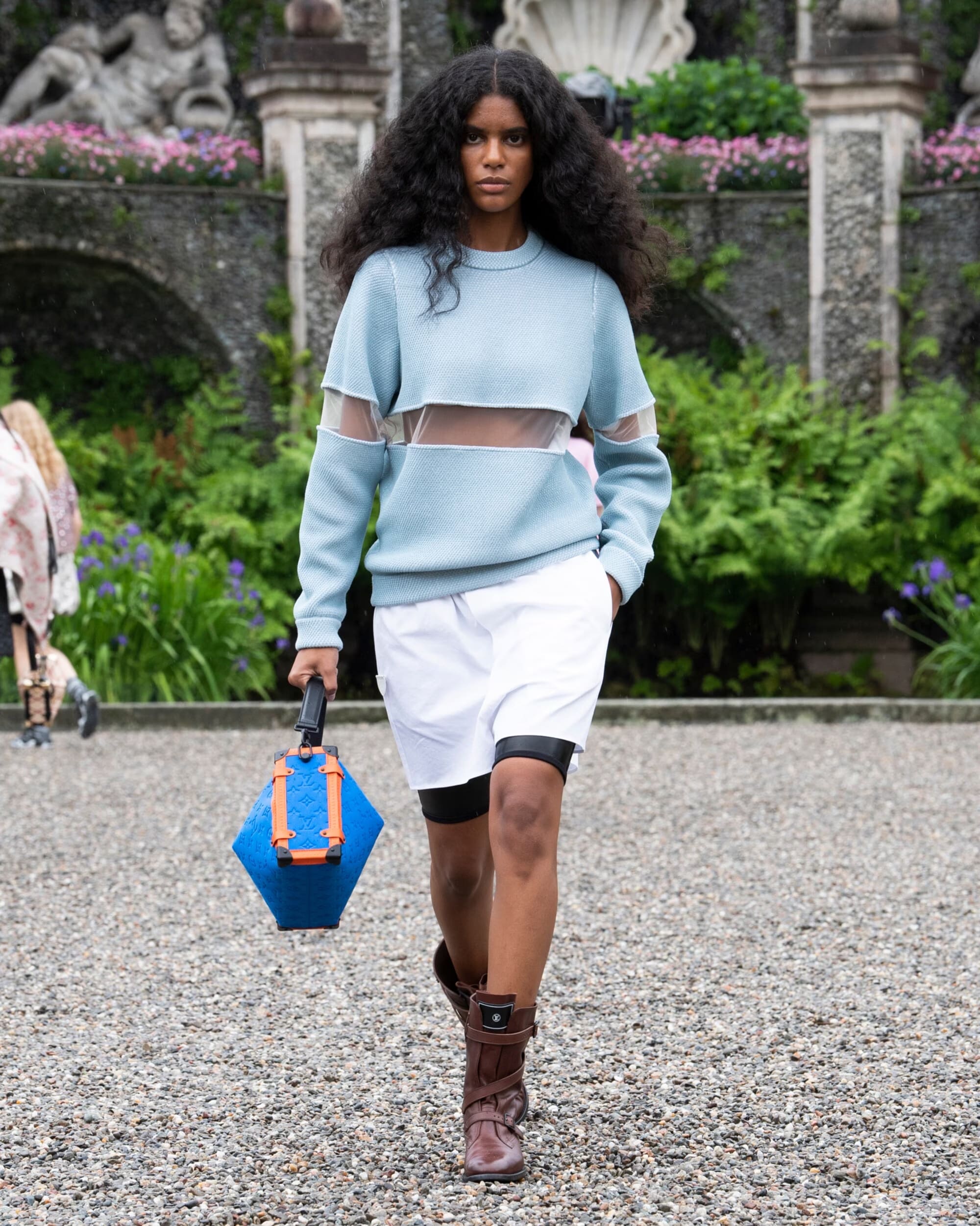 LVCRUISE24_RUNWAYLOOK_23