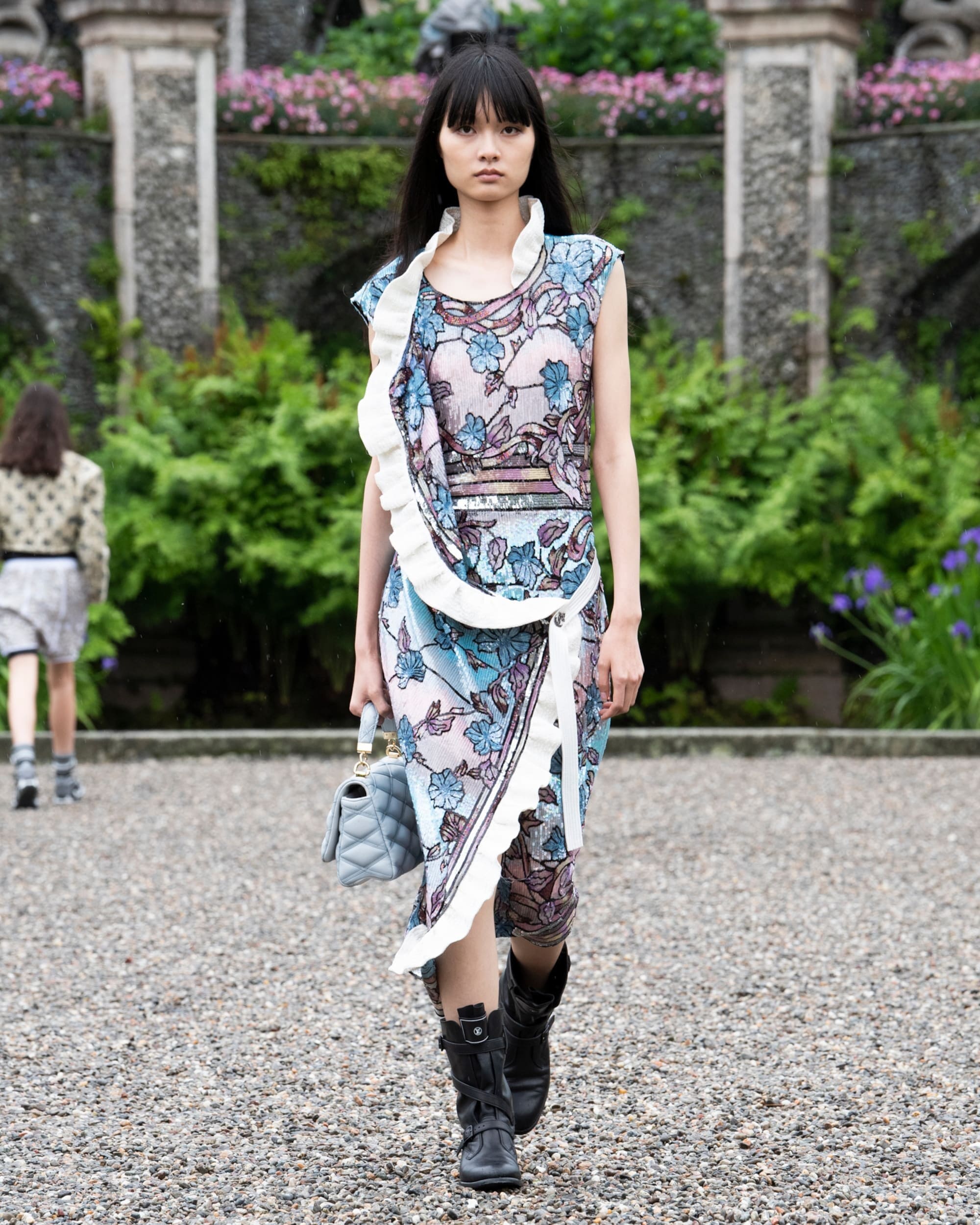 LVCRUISE24_RUNWAYLOOK_25