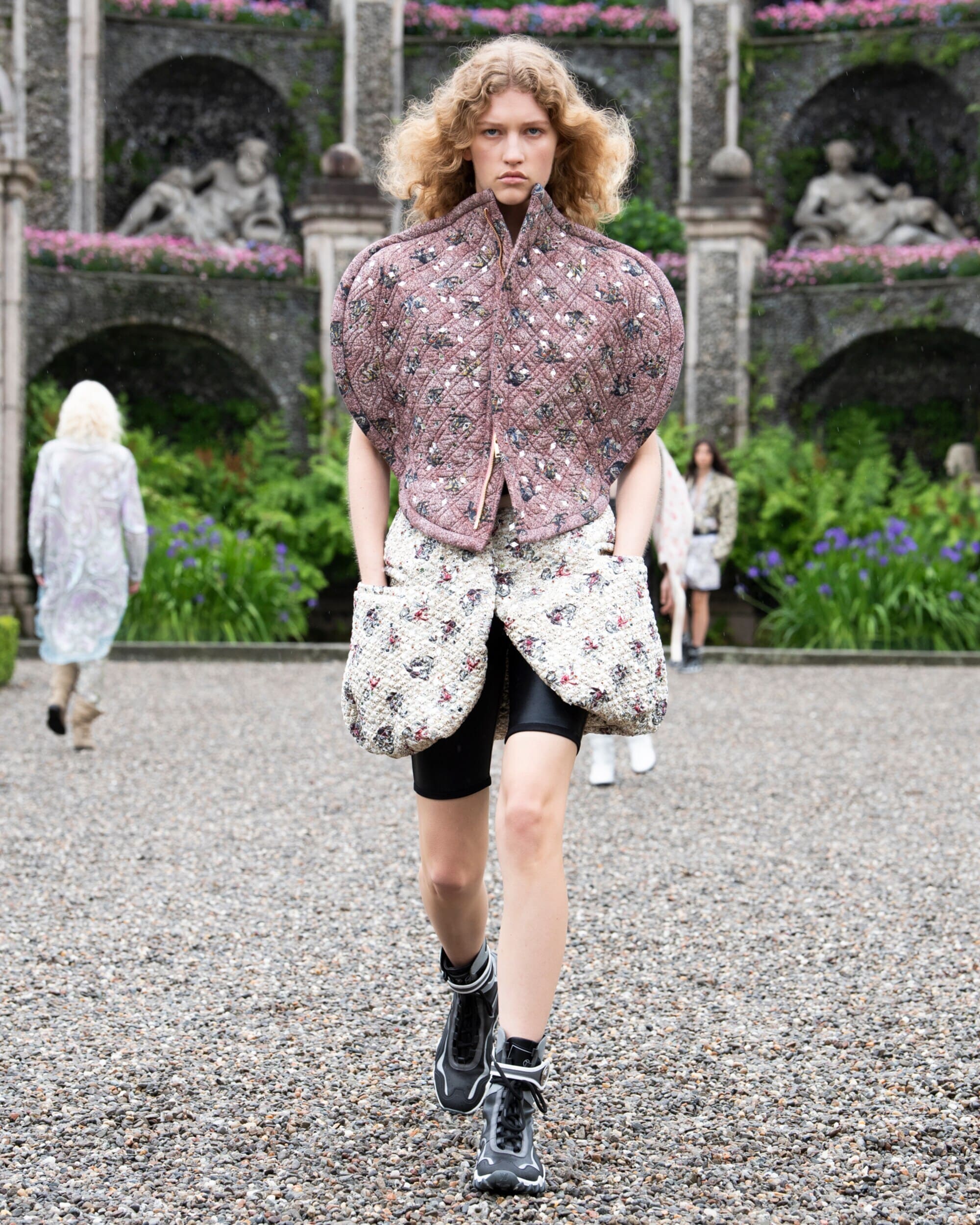 LVCRUISE24_RUNWAYLOOK_33