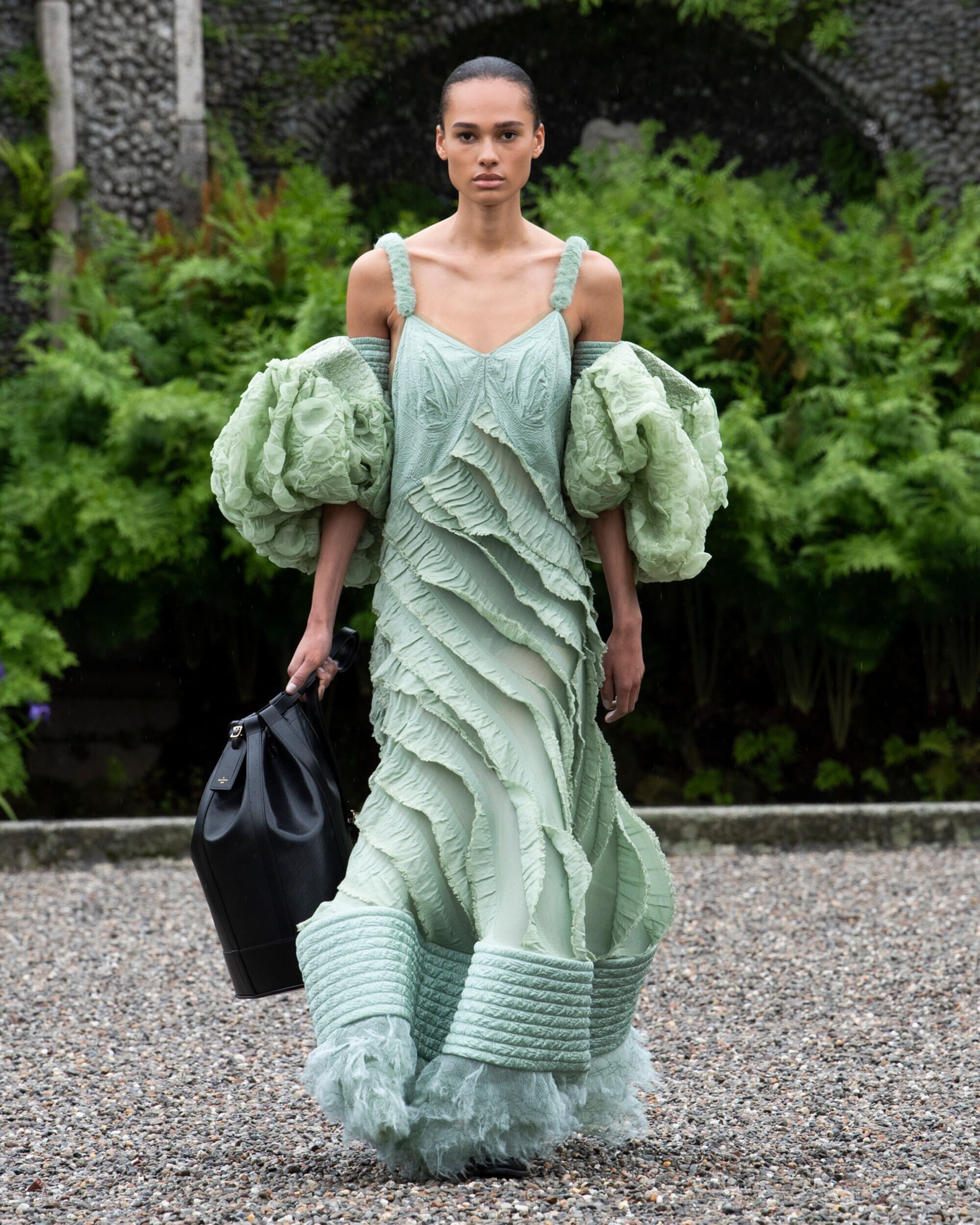 LVCRUISE24_RUNWAYLOOK_47