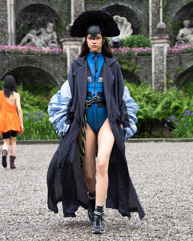 LVCRUISE24_RUNWAYLOOK_11