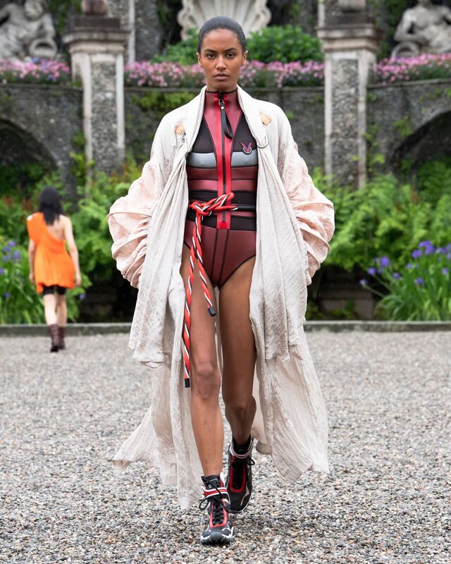 LVCRUISE24_RUNWAYLOOK_12