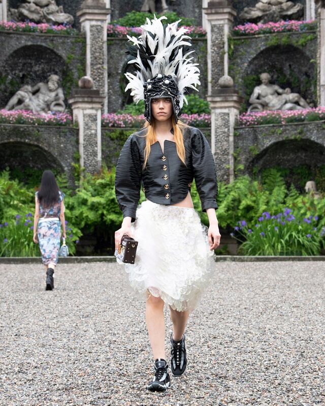 LVCRUISE24_RUNWAYLOOK_15