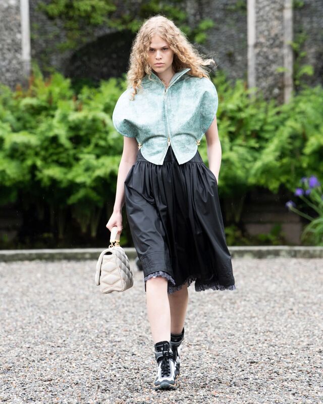 LVCRUISE24_RUNWAYLOOK_30