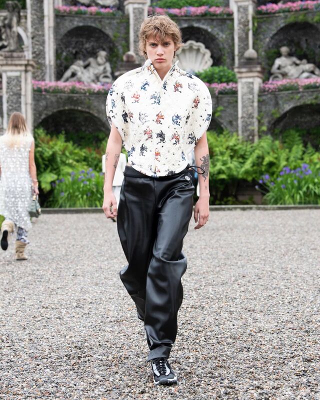 LVCRUISE24_RUNWAYLOOK_31