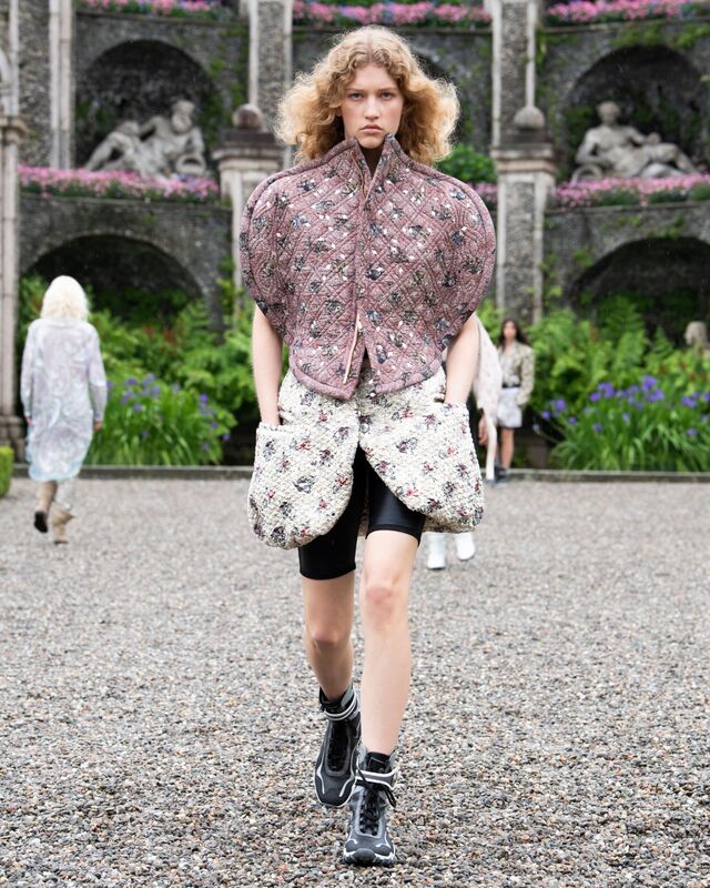 LVCRUISE24_RUNWAYLOOK_33