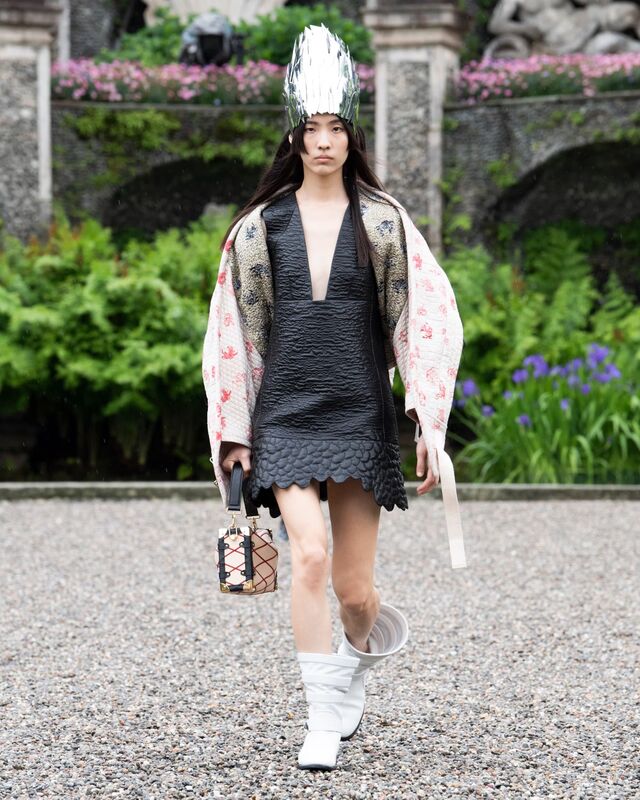 LVCRUISE24_RUNWAYLOOK_34