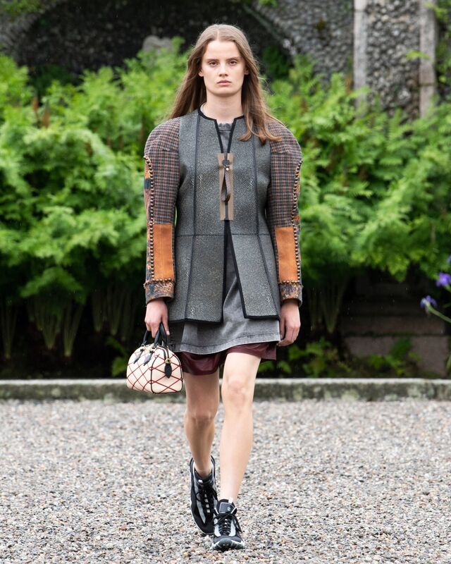 LVCRUISE24_RUNWAYLOOK_36