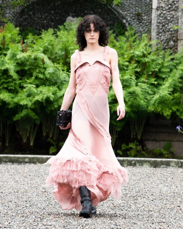 LVCRUISE24_RUNWAYLOOK_46