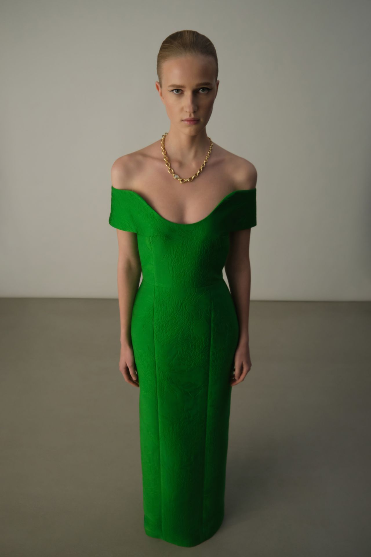 00024-emilia-wickstead-pre-fall-2025-credit-brand