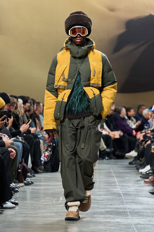 Sacai m F25 057