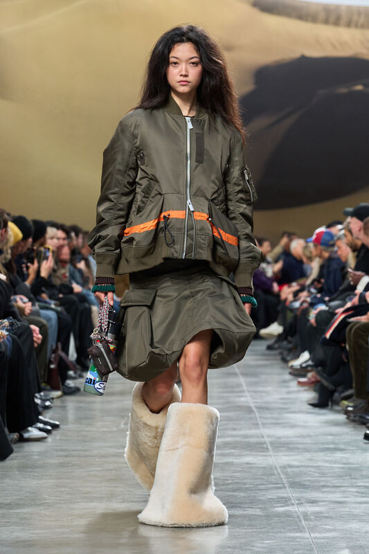 Sacai m F25 058
