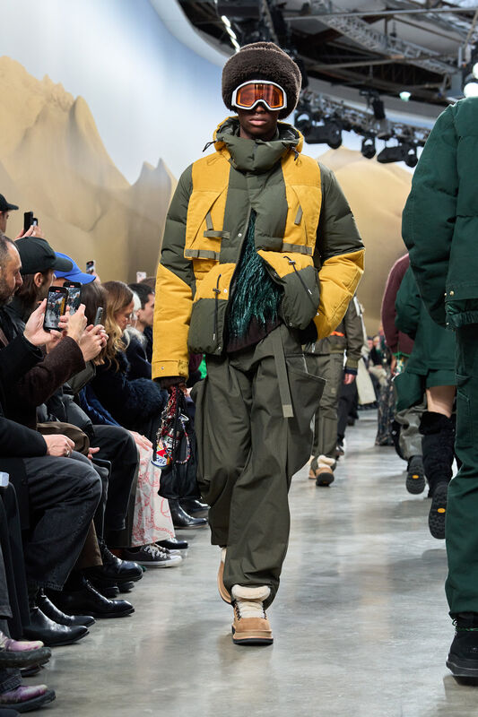 Sacai m F25 070
