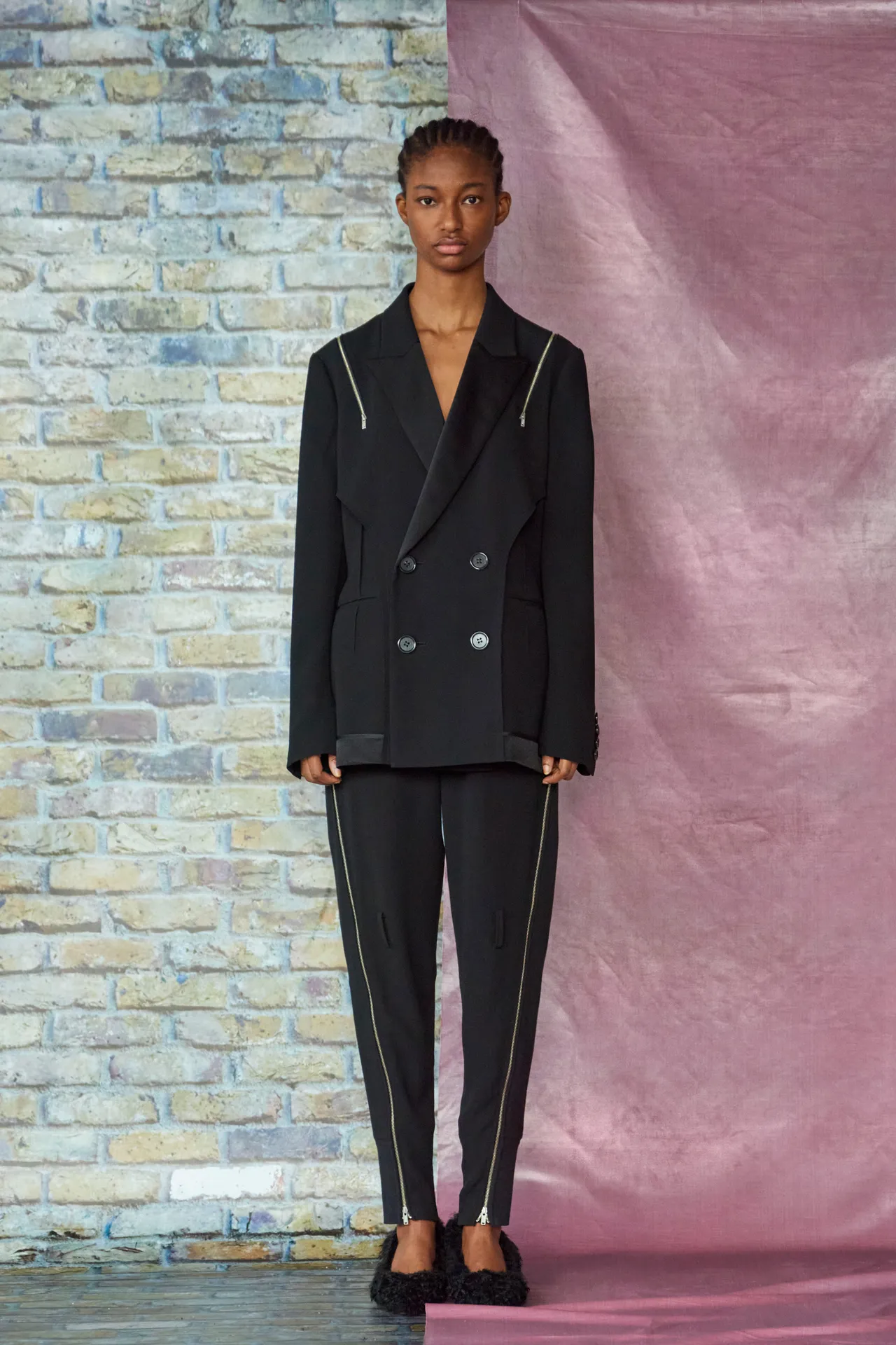 00004-undercover-pre-fall-2025-credit-brand
