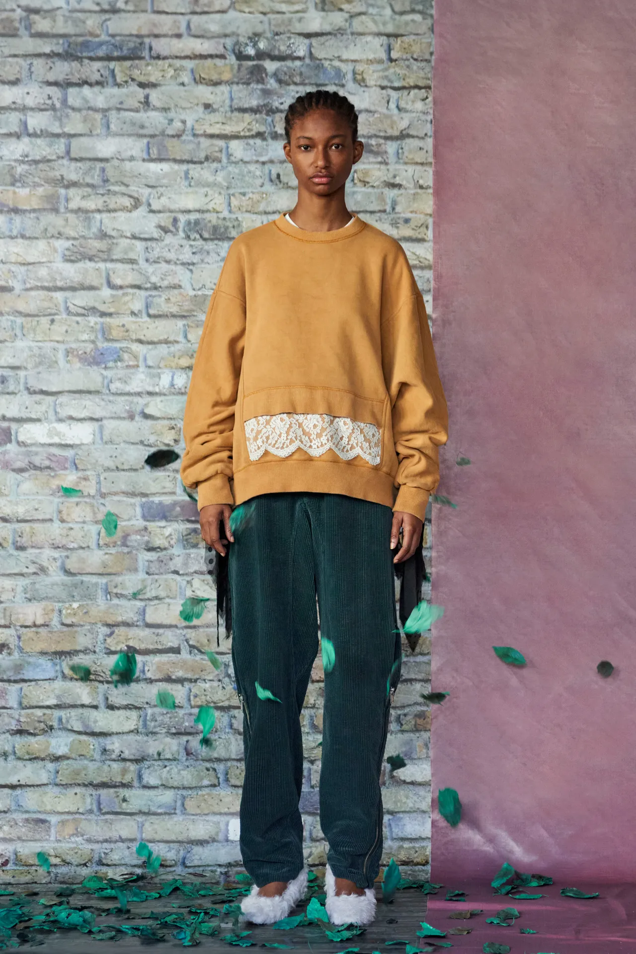 00030-undercover-pre-fall-2025-credit-brand