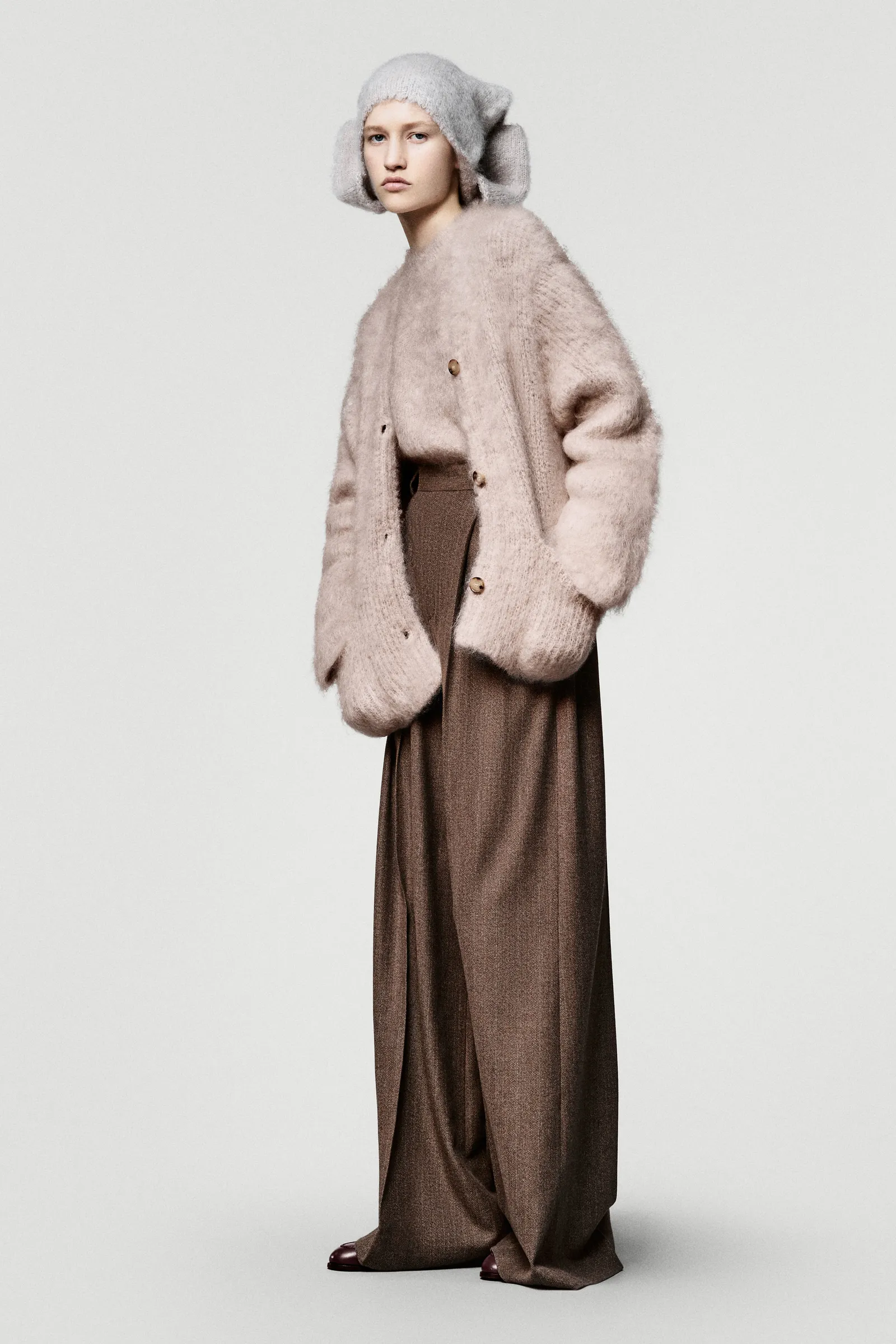 00026-loro-piana-fall-2025-ready-to-wear-credit-brand