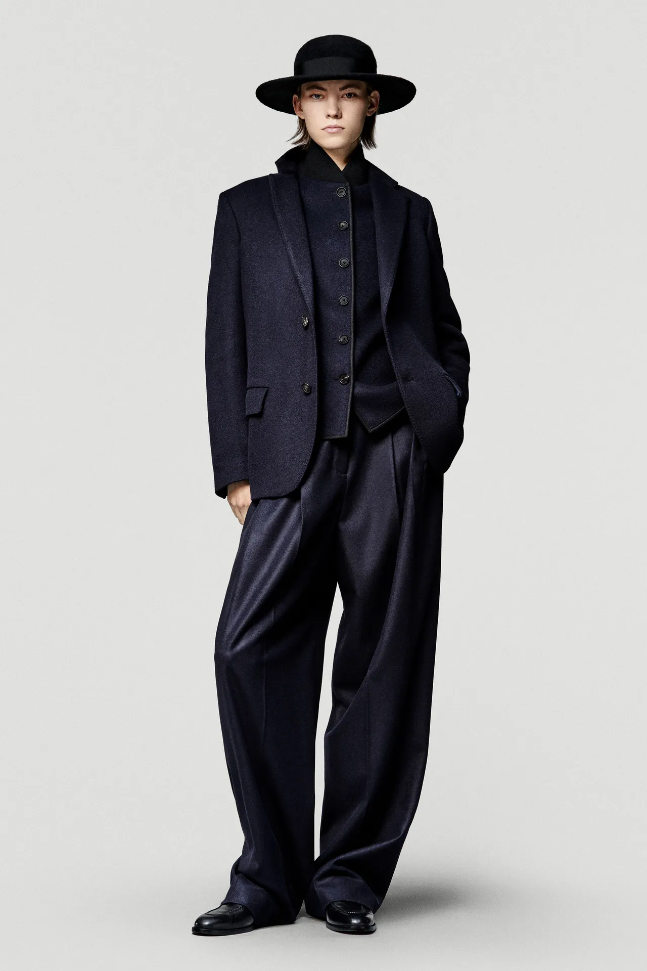 00058-loro-piana-fall-2025-ready-to-wear-credit-brand