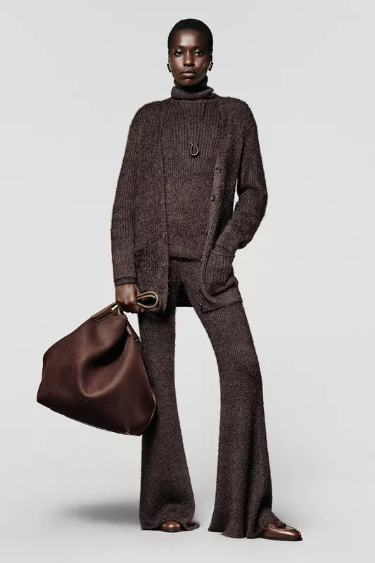 00010-loro-piana-fall-2025-ready-to-wear-credit-brand
