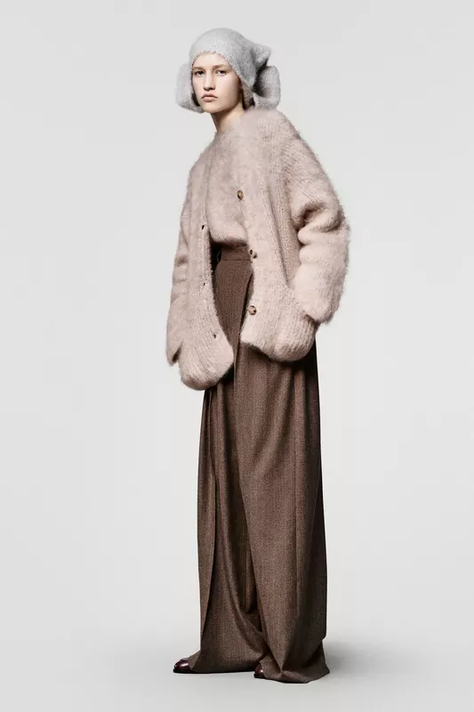 00026-loro-piana-fall-2025-ready-to-wear-credit-brand