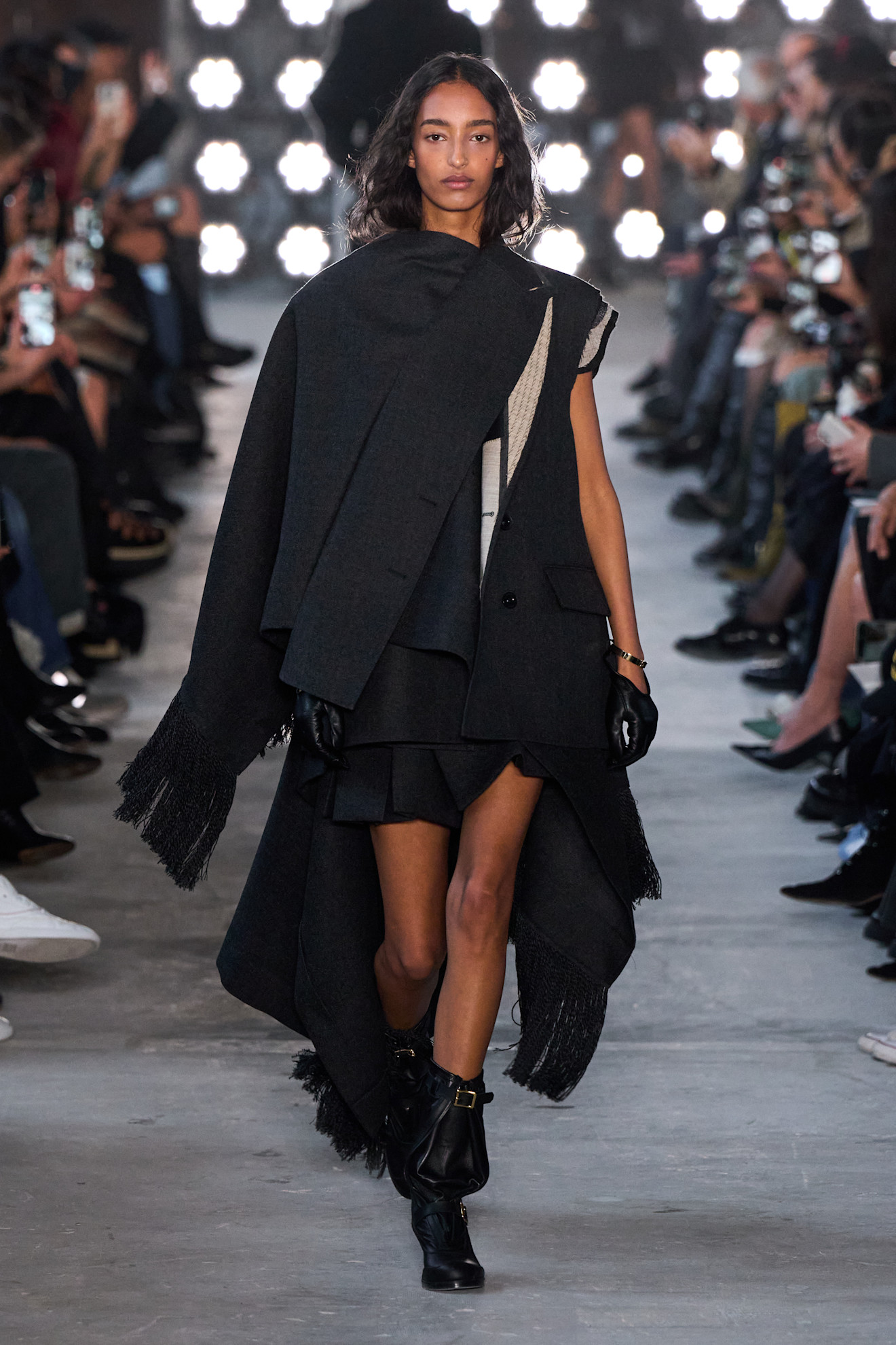 Sacai F25 004