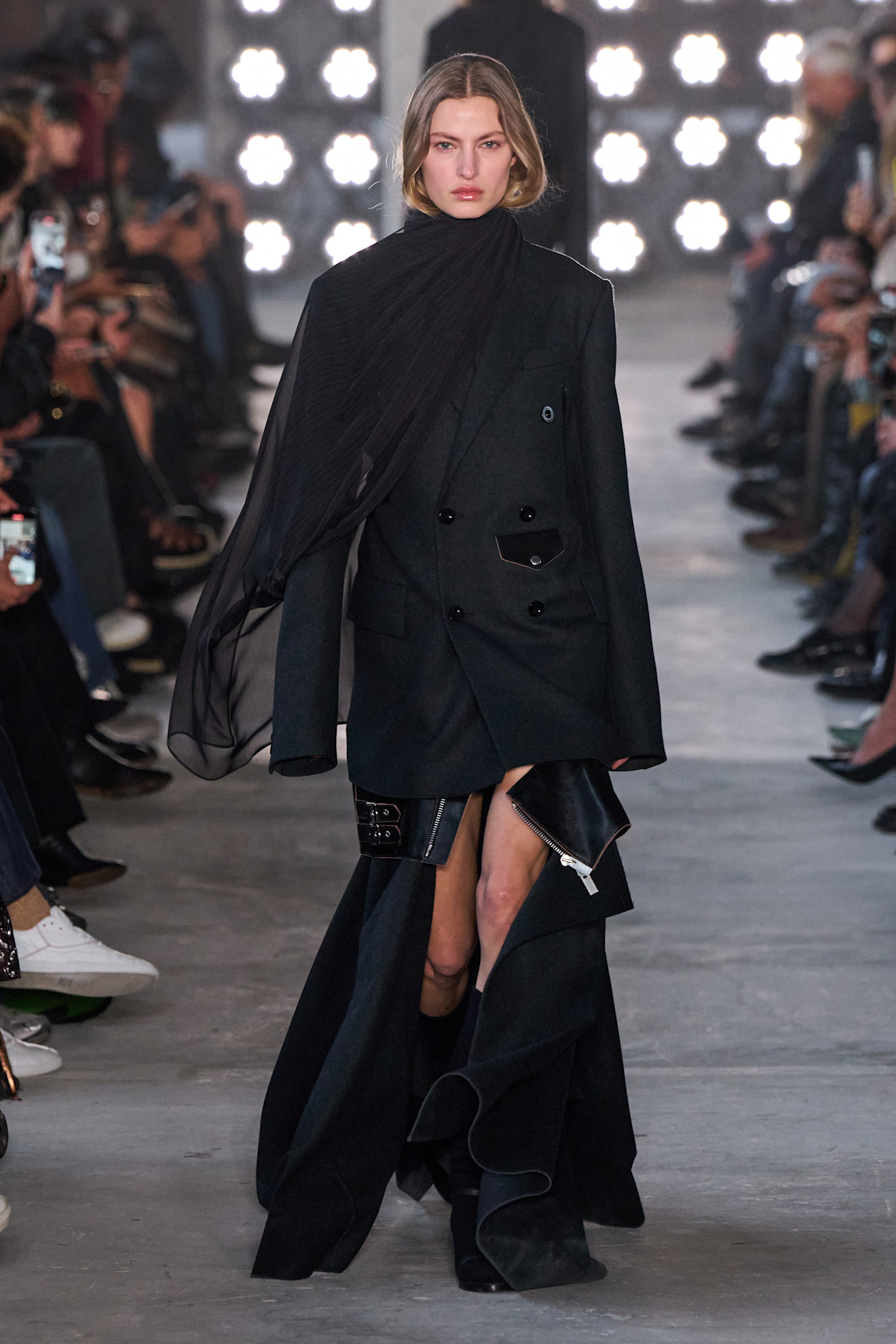 Sacai F25 044