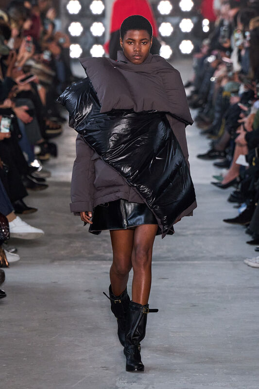 Sacai F25 011