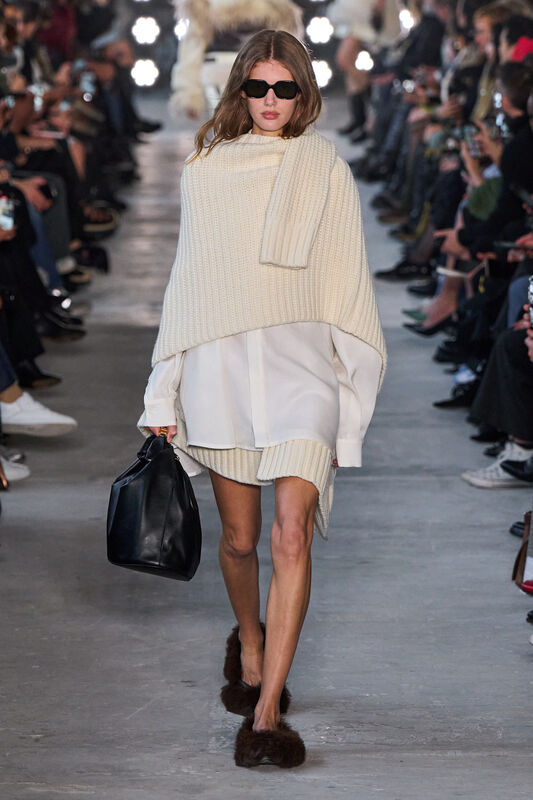 Sacai F25 014