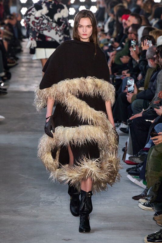 Sacai F25 017