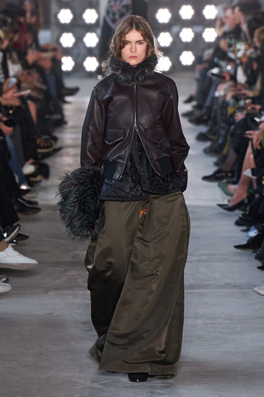 Sacai F25 033