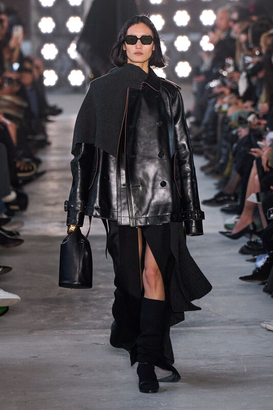 Sacai F25 038