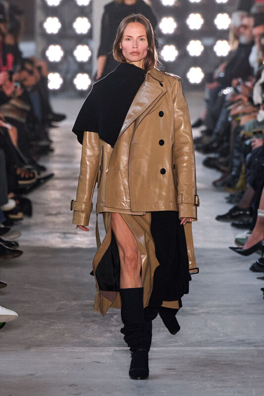 Sacai F25 040