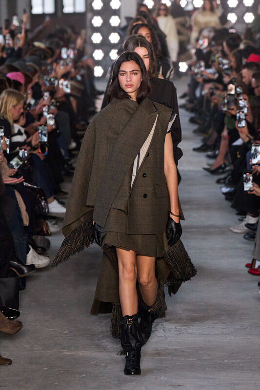 Sacai F25 046