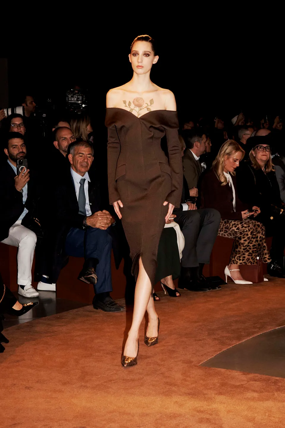 00009-schiaparelli-fall-2025-ready-to-wear-courtesy-of-schiaparelli