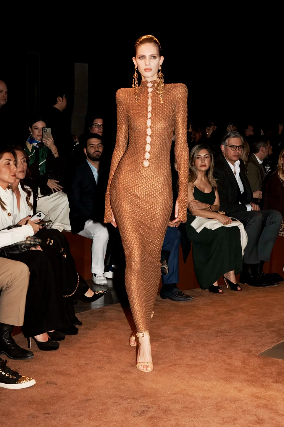 00016-schiaparelli-fall-2025-ready-to-wear-courtesy-of-schiaparelli