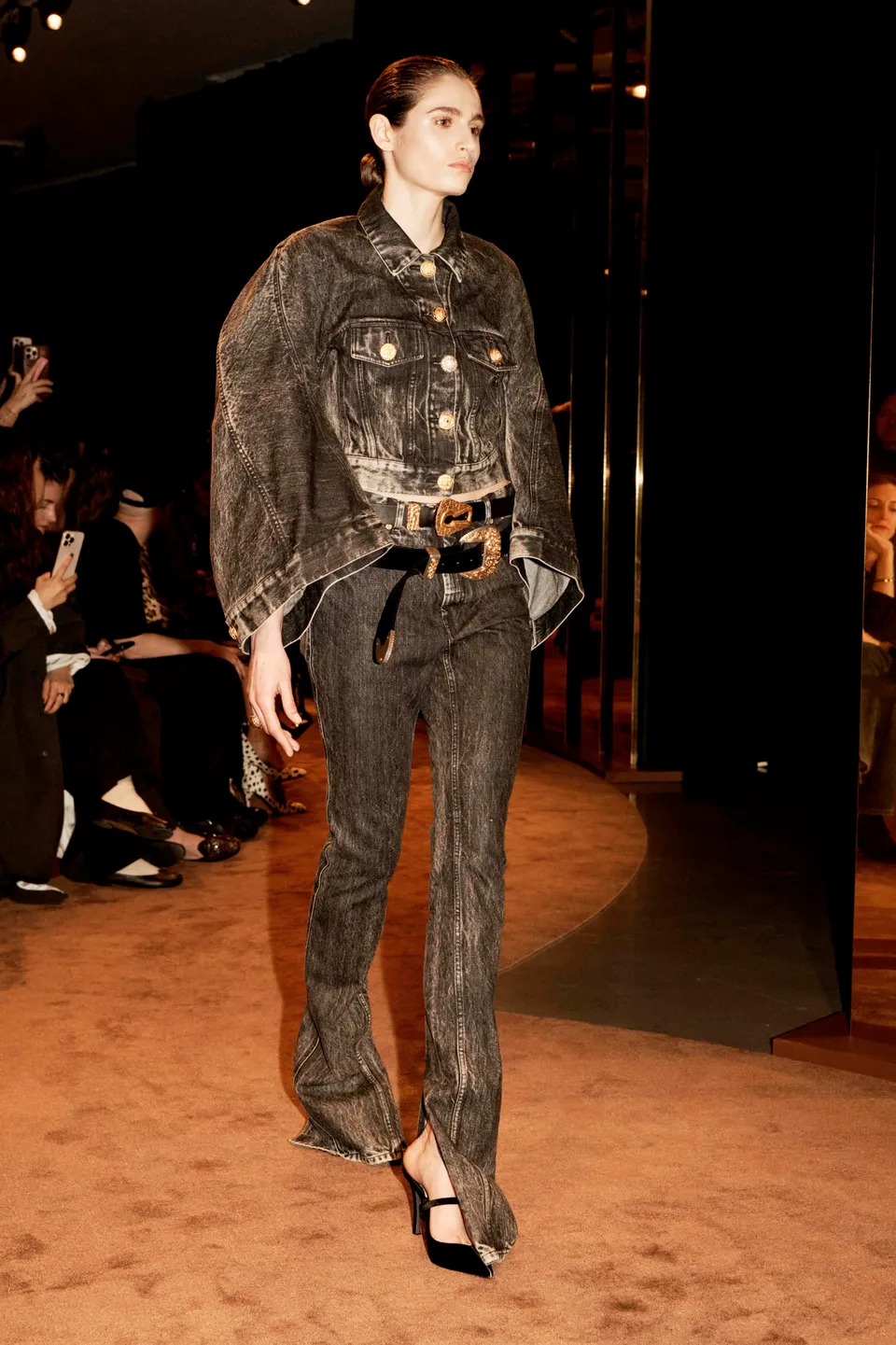 00032-schiaparelli-fall-2025-ready-to-wear-courtesy-of-schiaparelli