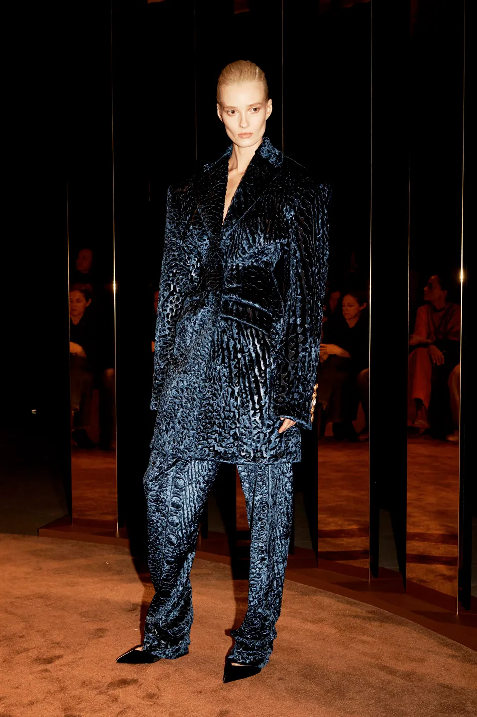 00035-schiaparelli-fall-2025-ready-to-wear-courtesy-of-schiaparelli